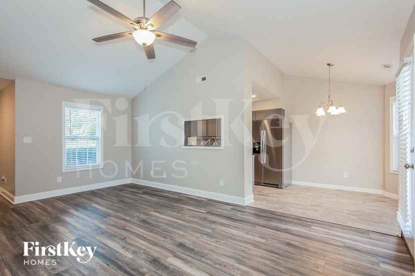 3113 Strong Box Ln - Photo 4 of 15