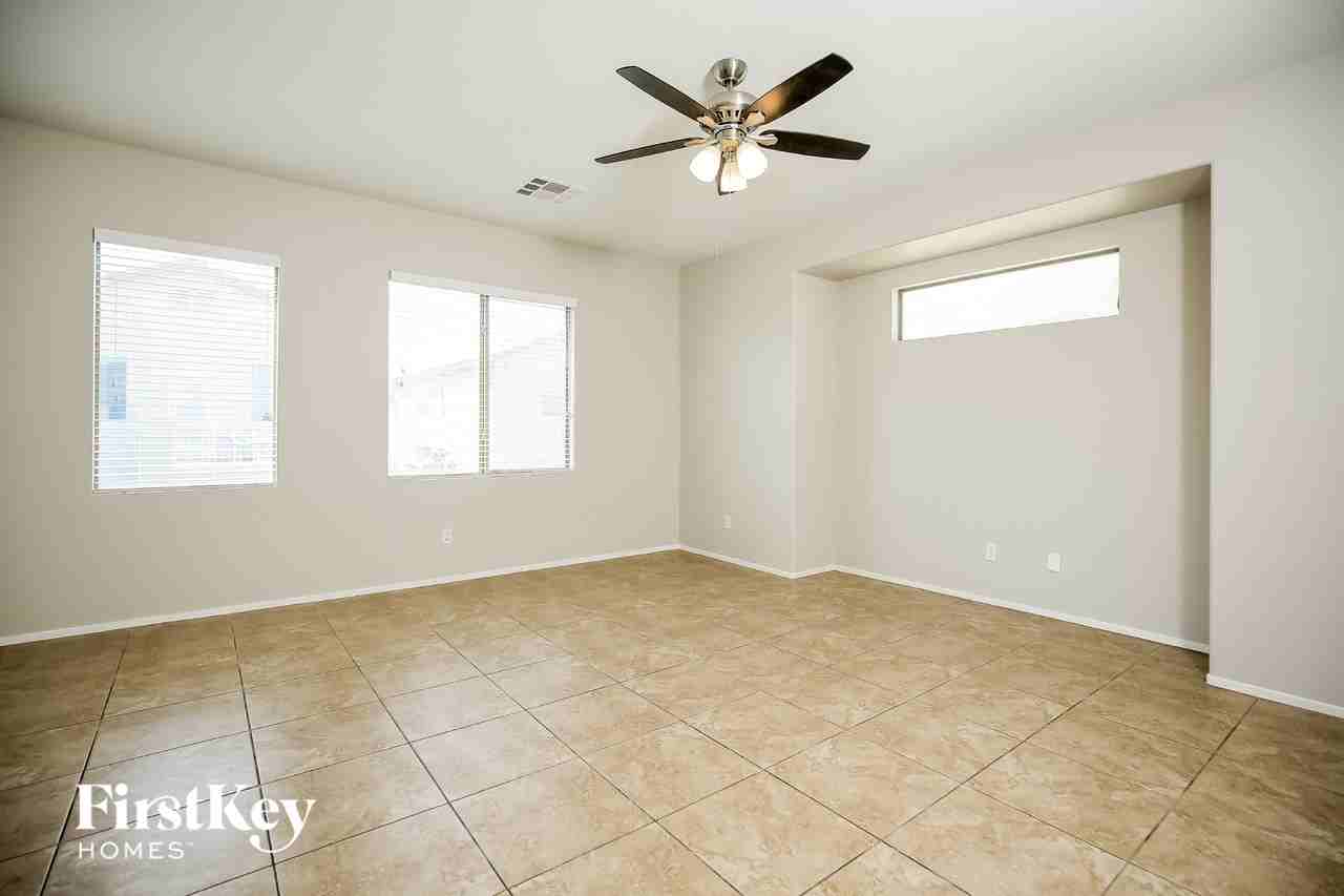 7637 Montefrio Ave - Photo 4 of 15