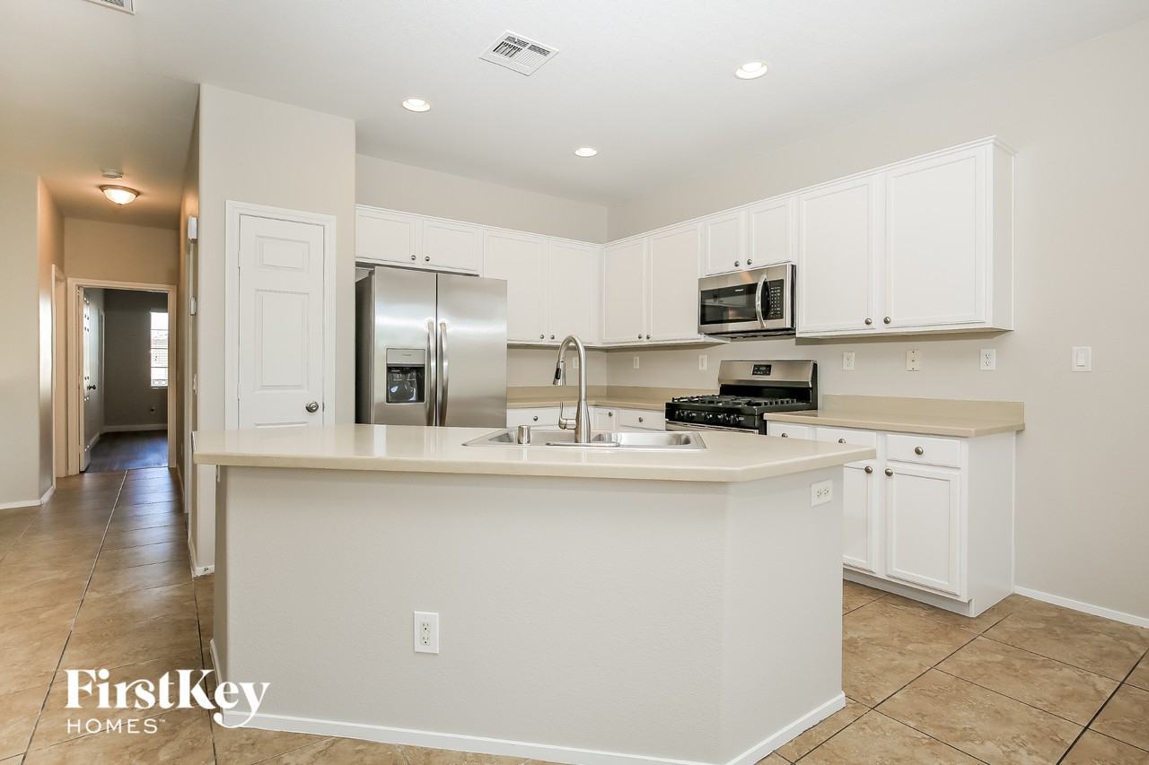 7637 Montefrio Ave - Photo 6 of 15