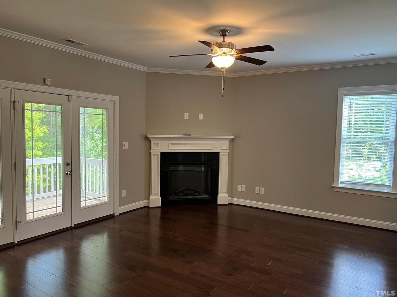 555 Mariah Towns Way - Photo 4 of 17