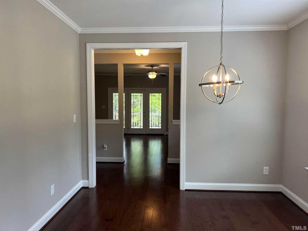 555 Mariah Towns Way - Photo 7 of 17