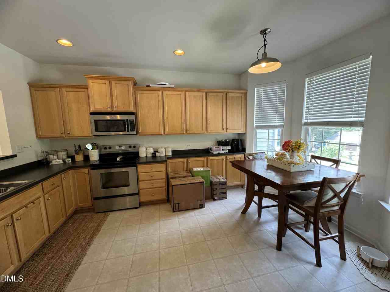 423 Madison Ave - Photo 2 of 6