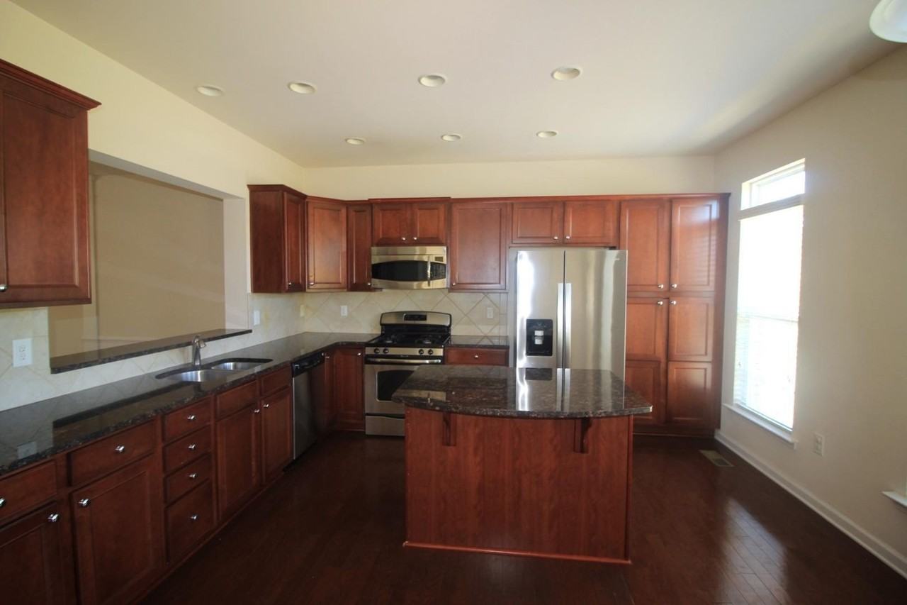 8809 Macedonia Lake Dr - Photo 4 of 26