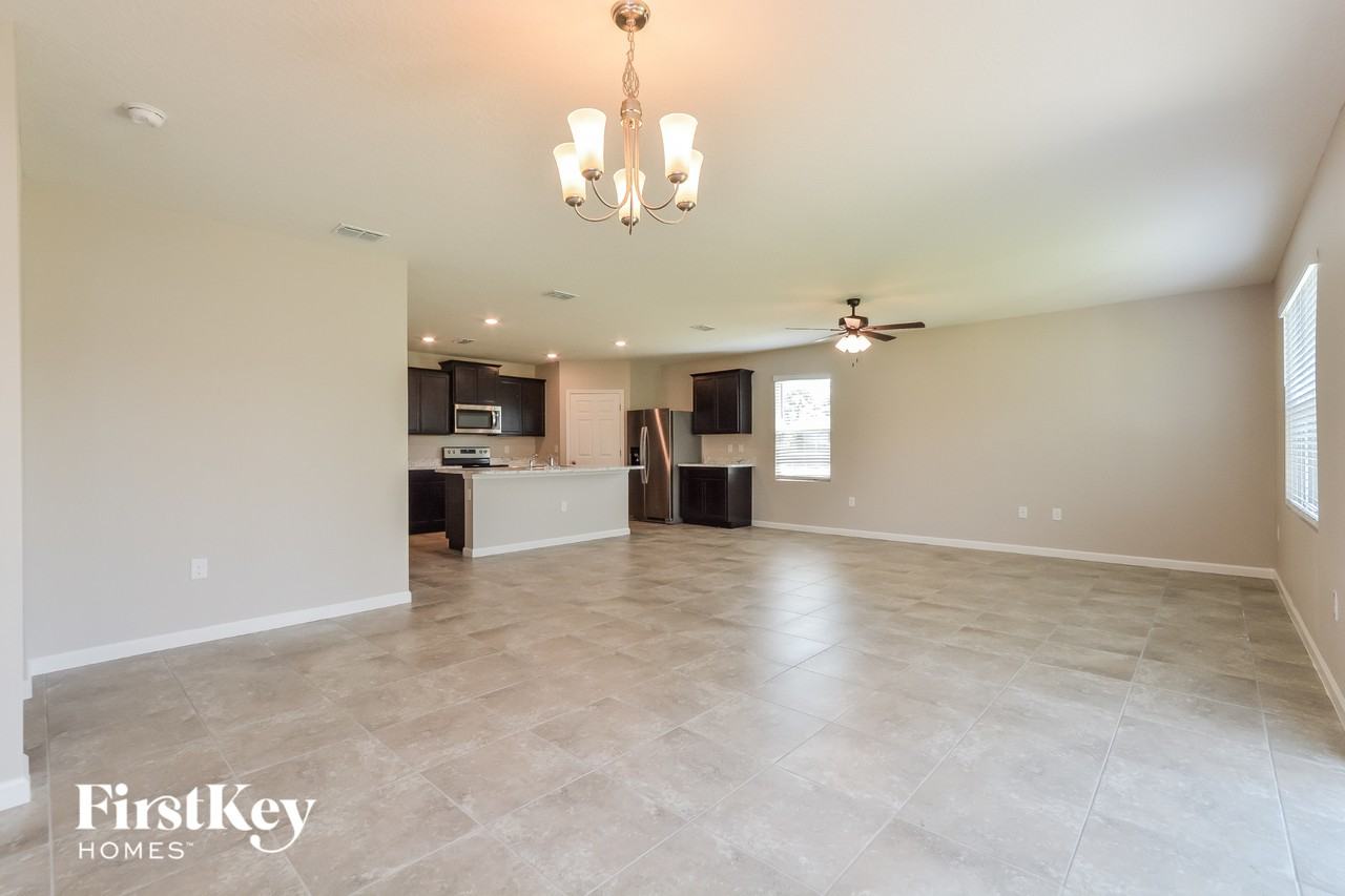 545 Sorrento Dr - Photo 4 of 15