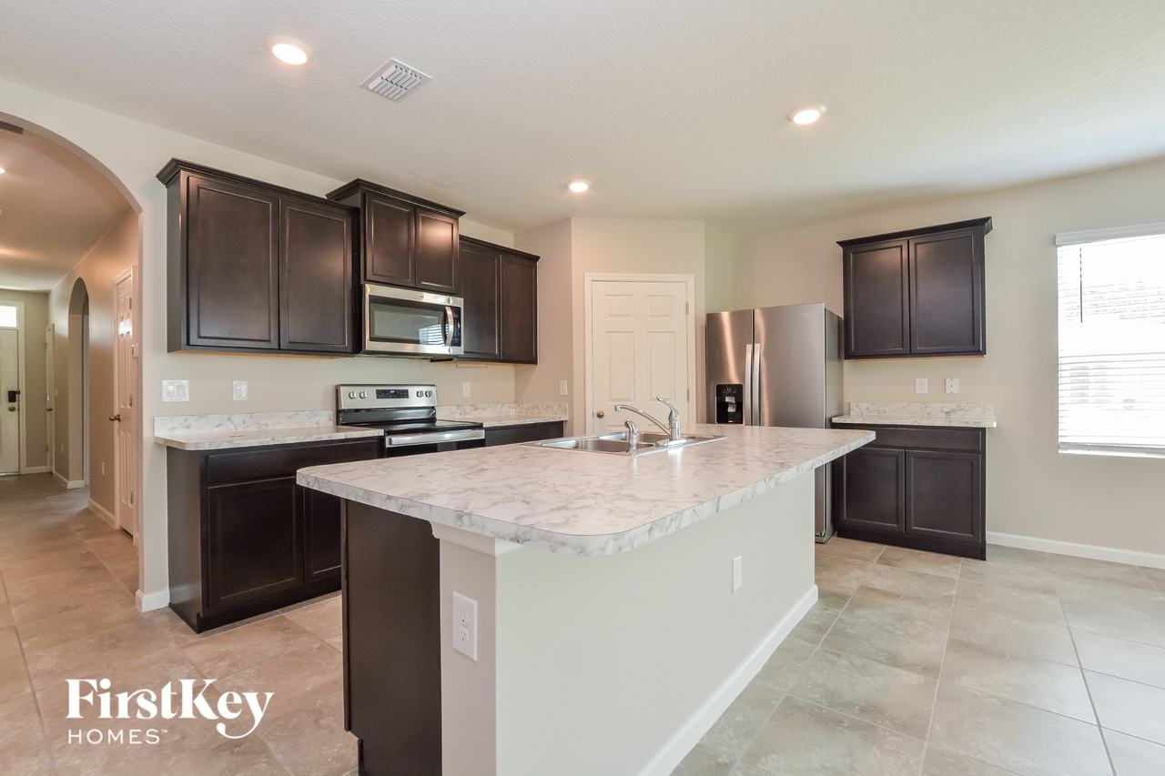 545 Sorrento Dr - Photo 7 of 15