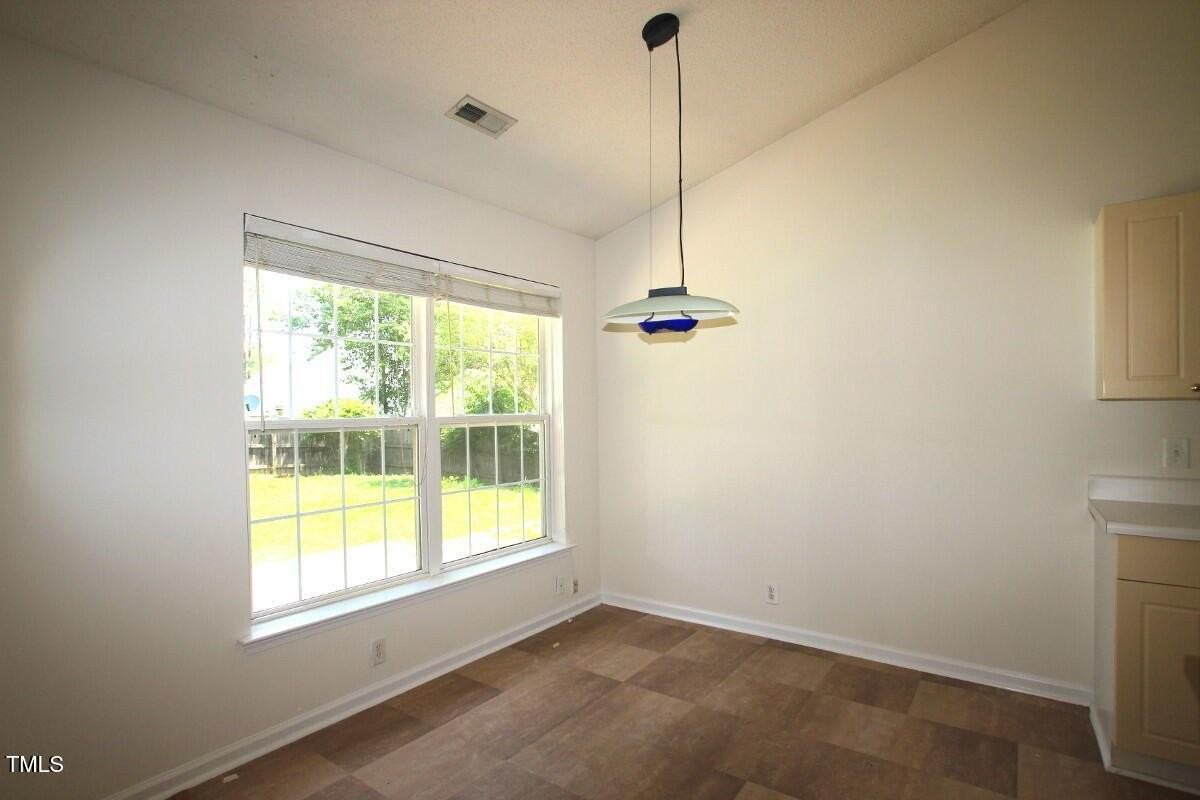 5219 Eagles Landing Dr - Photo 3 of 15