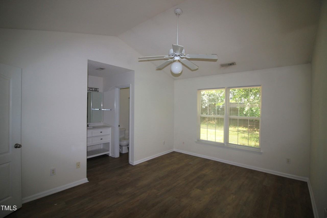 5219 Eagles Landing Dr - Photo 5 of 15