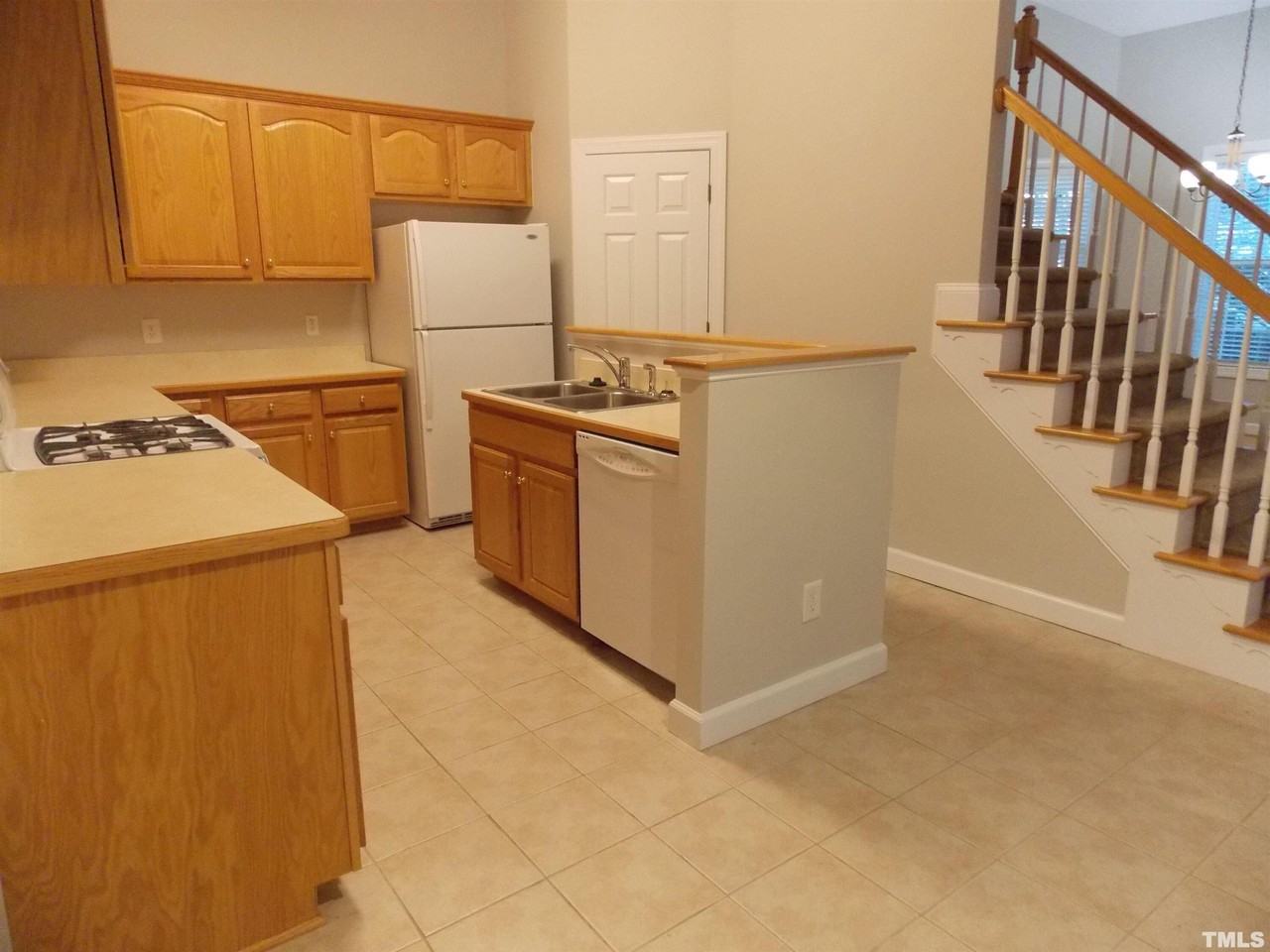 4650 Pooh Corner Dr - Photo 3 of 21