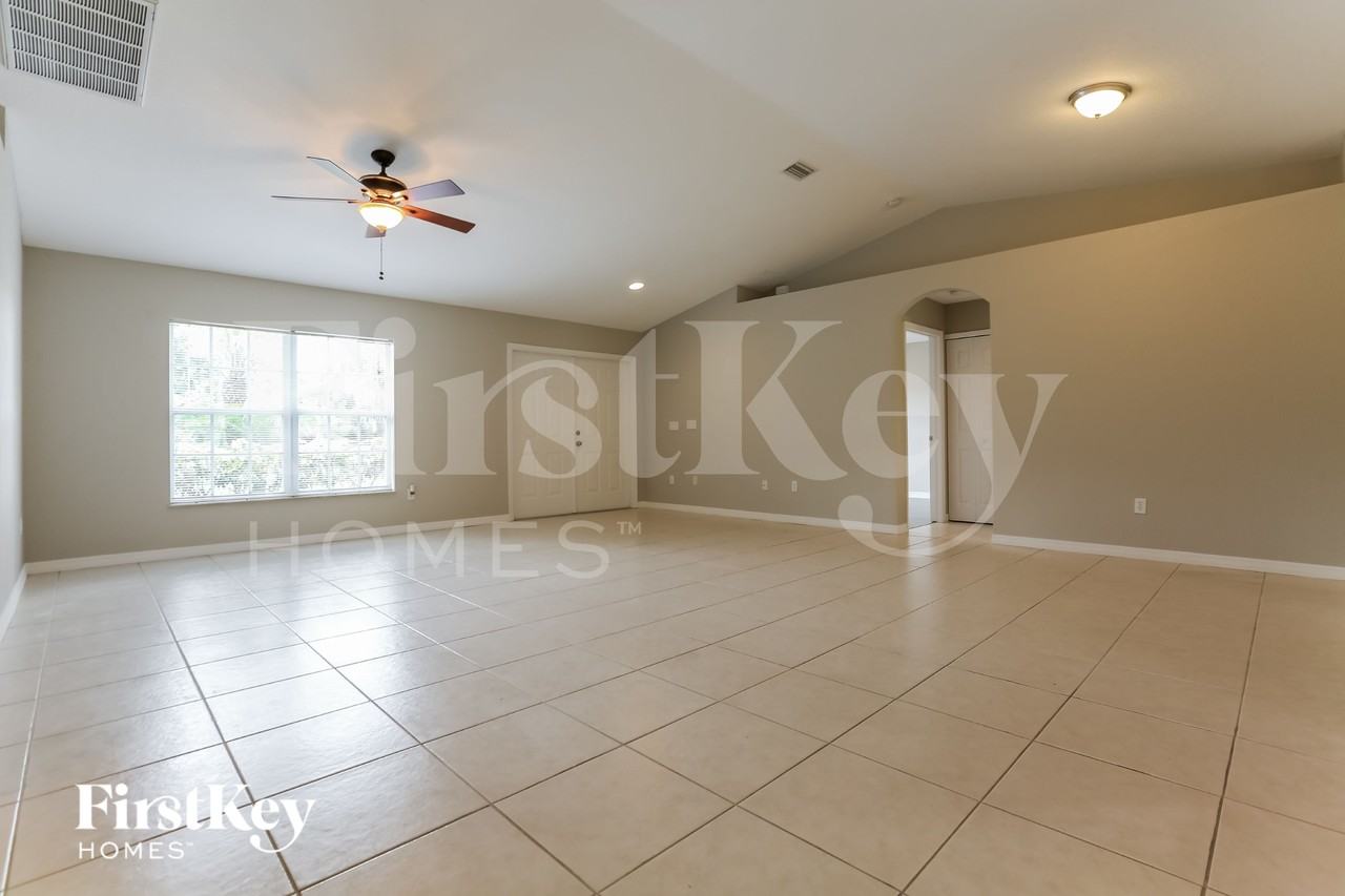 2463 Alesio Ave - Photo 2 of 16
