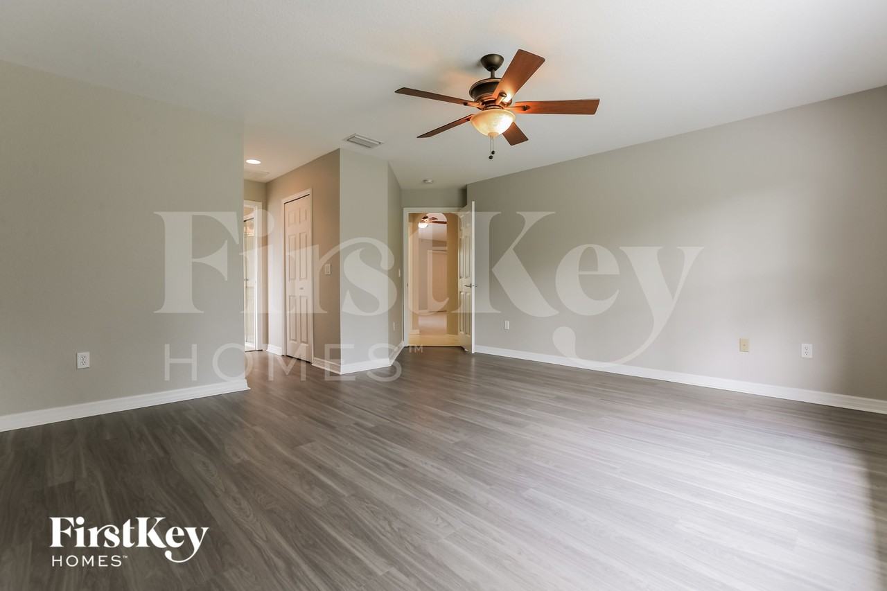 2463 Alesio Ave - Photo 3 of 16