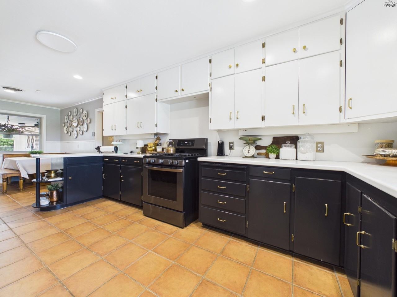5501 Seymour Hwy - Photo 5 of 40
