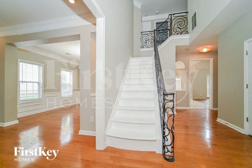 7504 Cole Ln - Photo 2 of 15