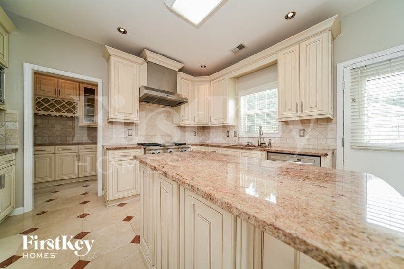 7504 Cole Ln - Photo 7 of 15