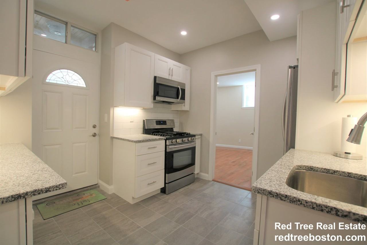 1874 Beacon St #U1 - Photo 4 of 8