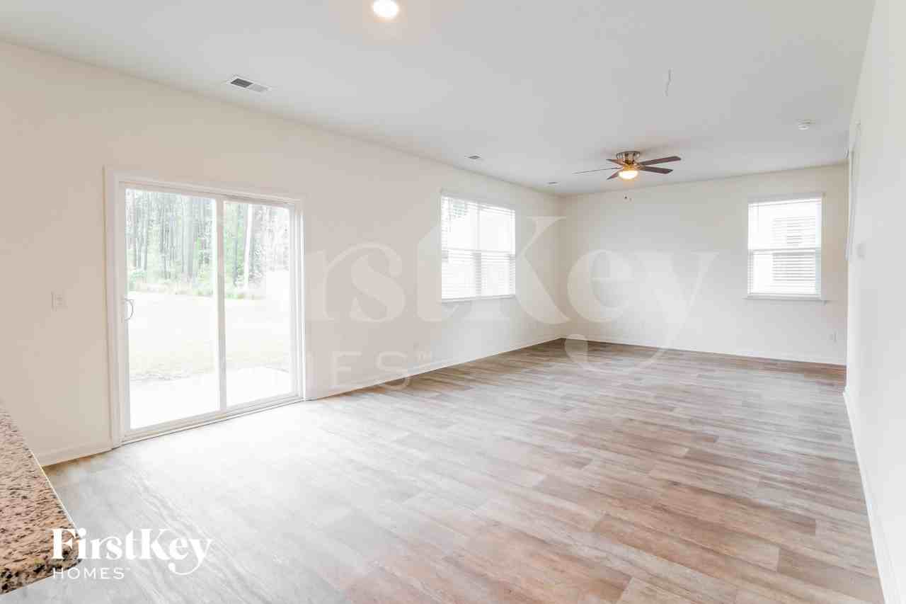 114 Whispering Wood Dr - Photo 3 of 15