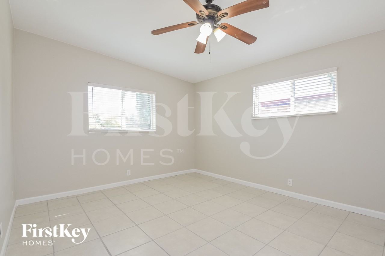5136 E Alberta Dr - Photo 6 of 15