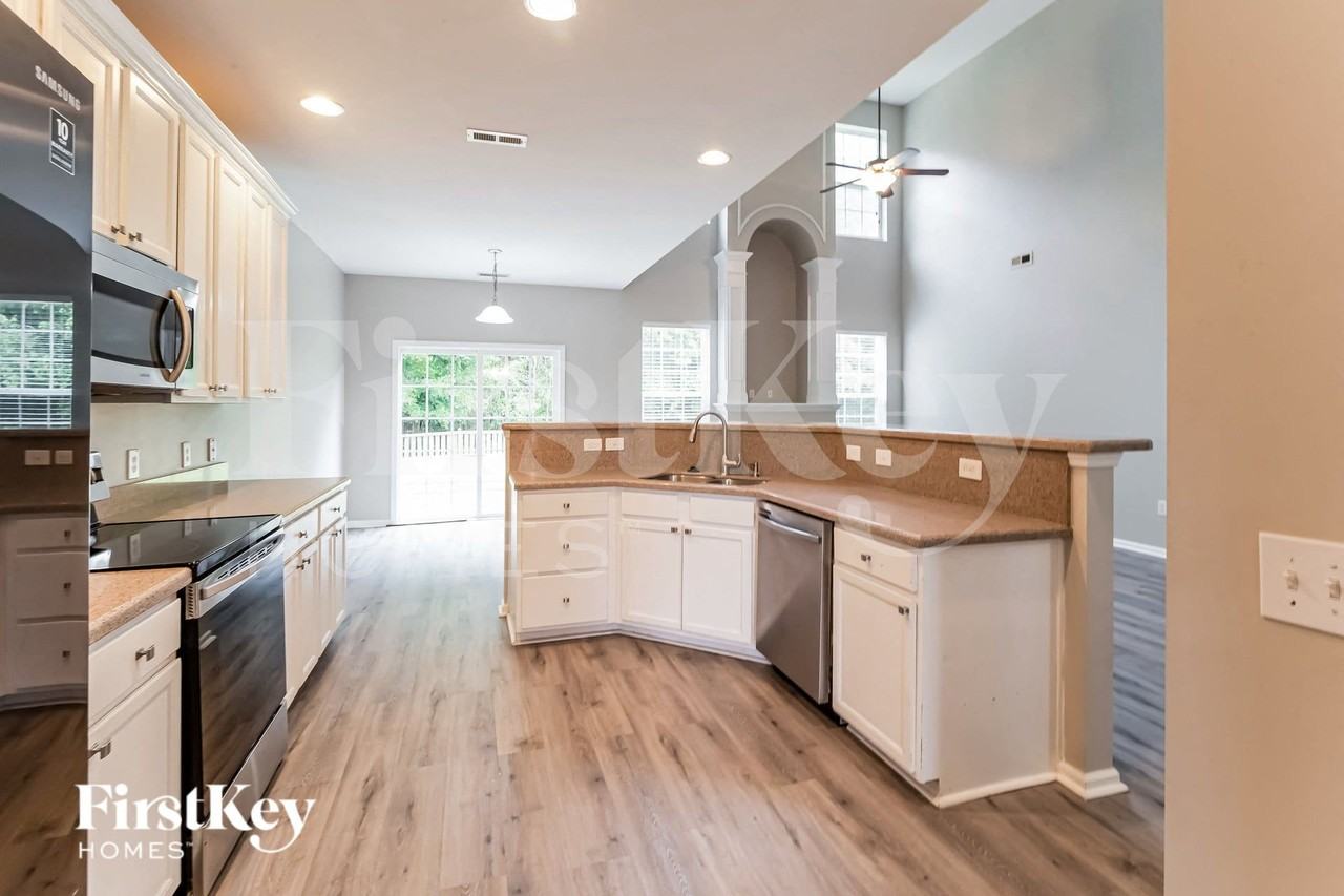 918 Laurel Oak Ln - Photo 7 of 16