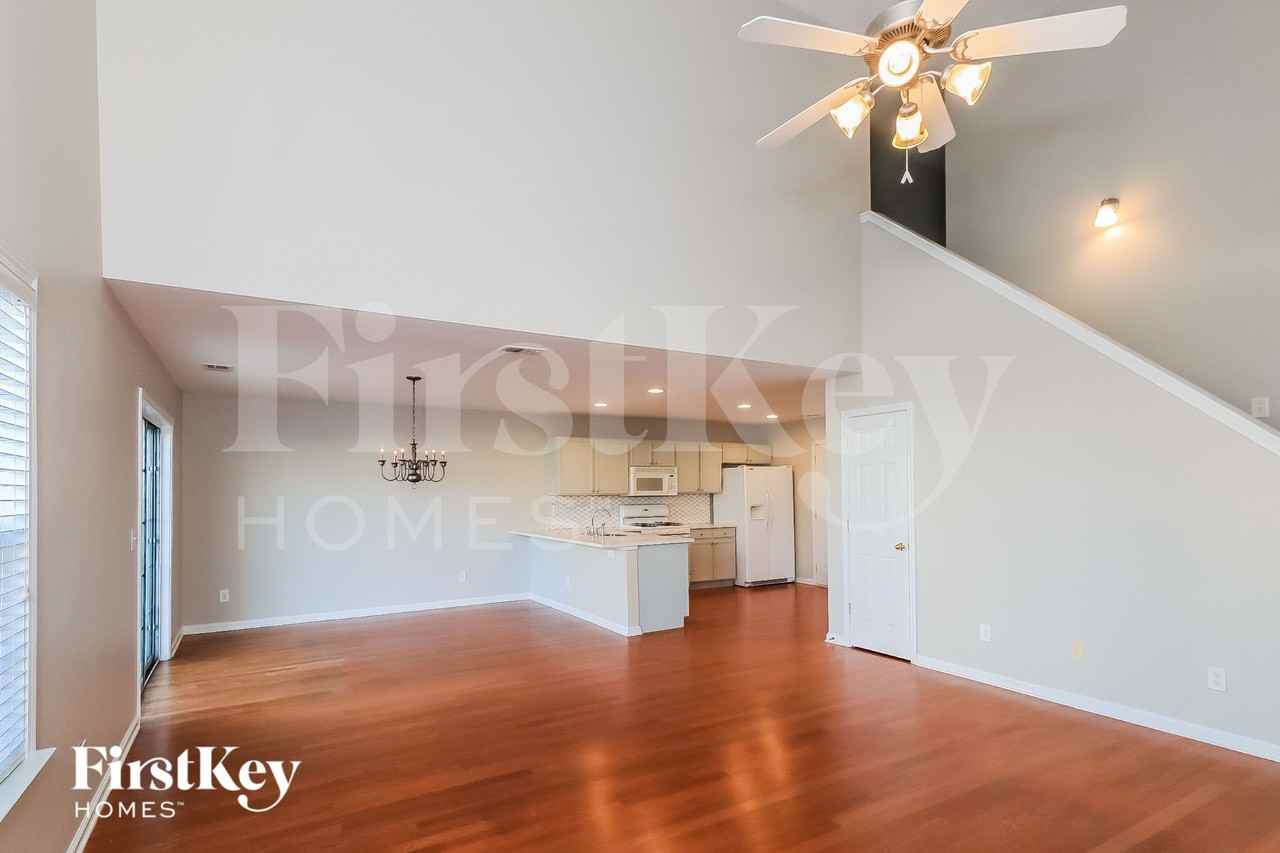 2430 Gatewater Ct - Photo 3 of 15