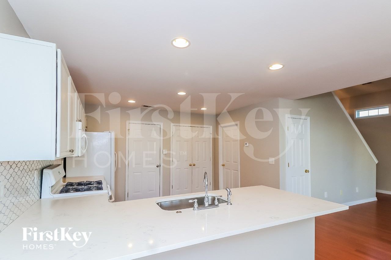 2430 Gatewater Ct - Photo 7 of 15