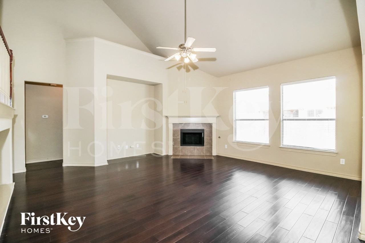 12832 Travers Trl - Photo 5 of 16