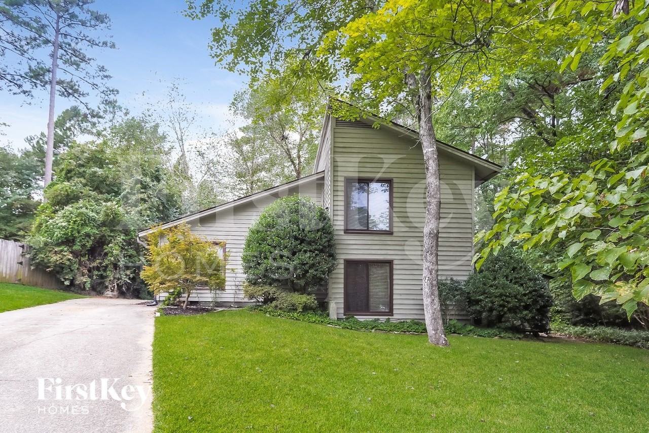 104 Solway Ct - Photo 2 of 15