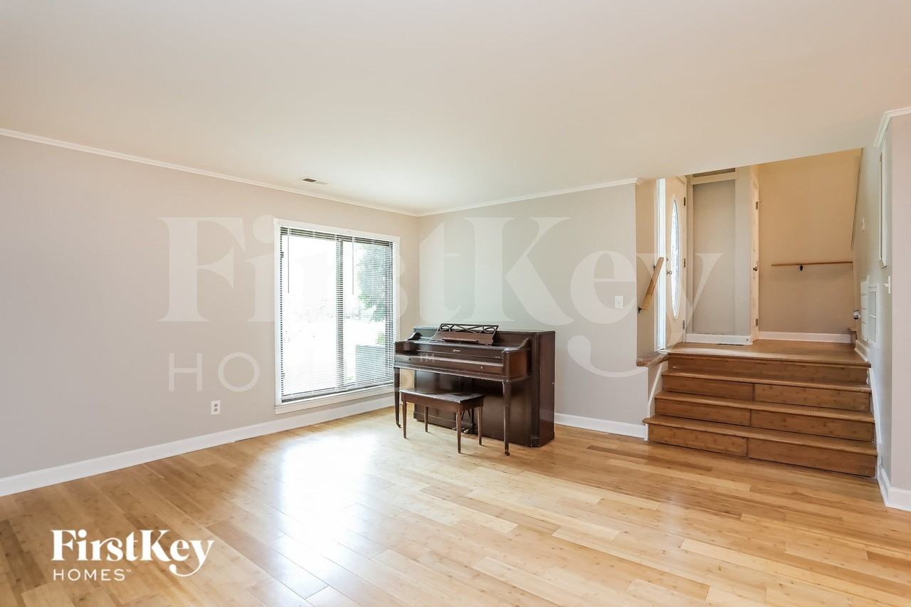 104 Solway Ct - Photo 5 of 15