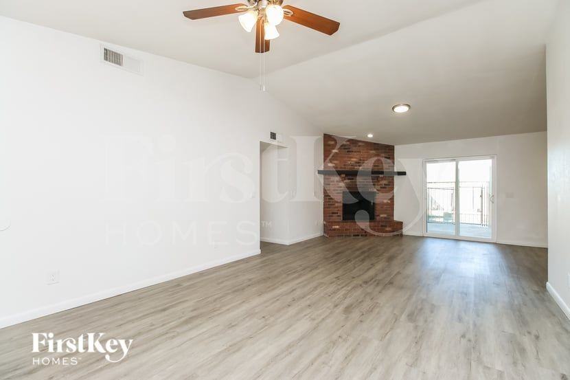 9321 E Dallas St - Photo 3 of 16
