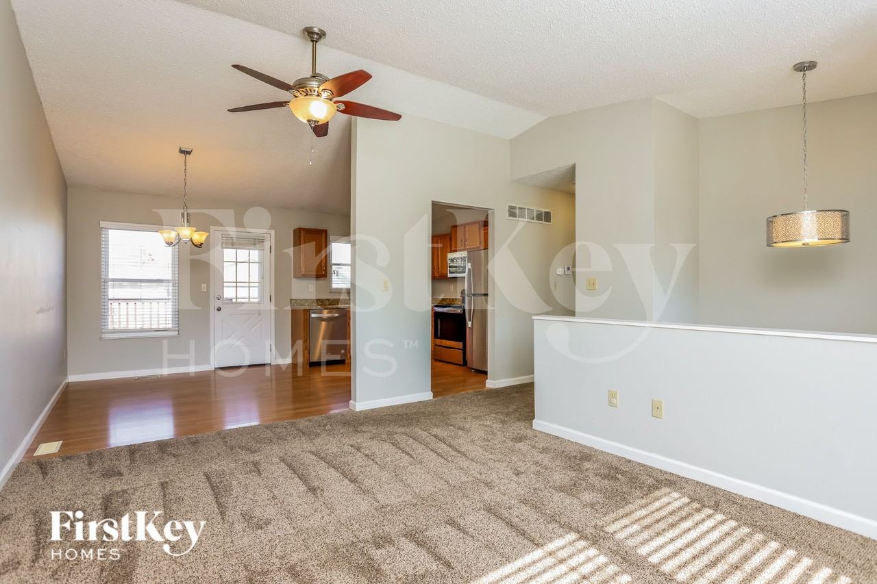 3201 Lupine Dr - Photo 5 of 15