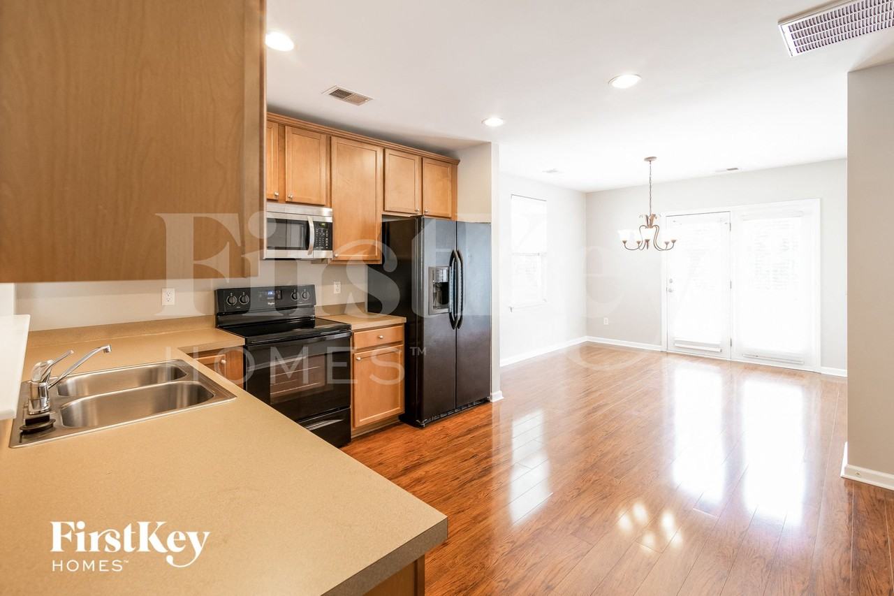 429 Verbena Ave - Photo 6 of 15
