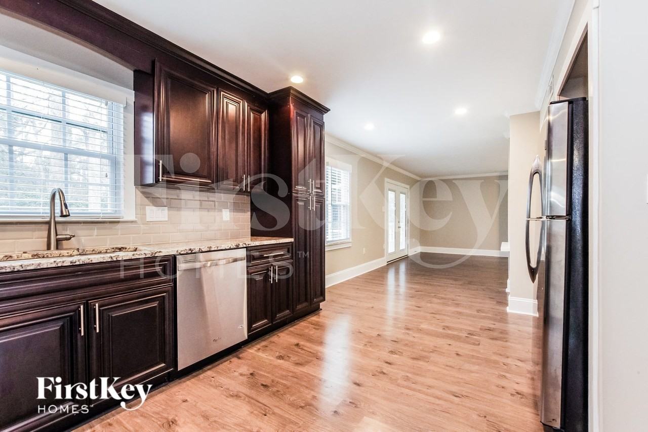 1001 Covewood Ct - Photo 7 of 15