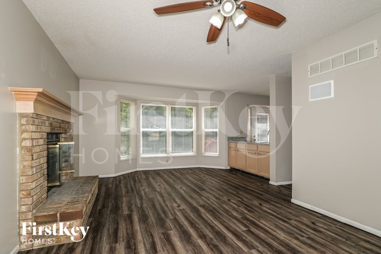 4801 Greenburg Dr - Photo 3 of 19