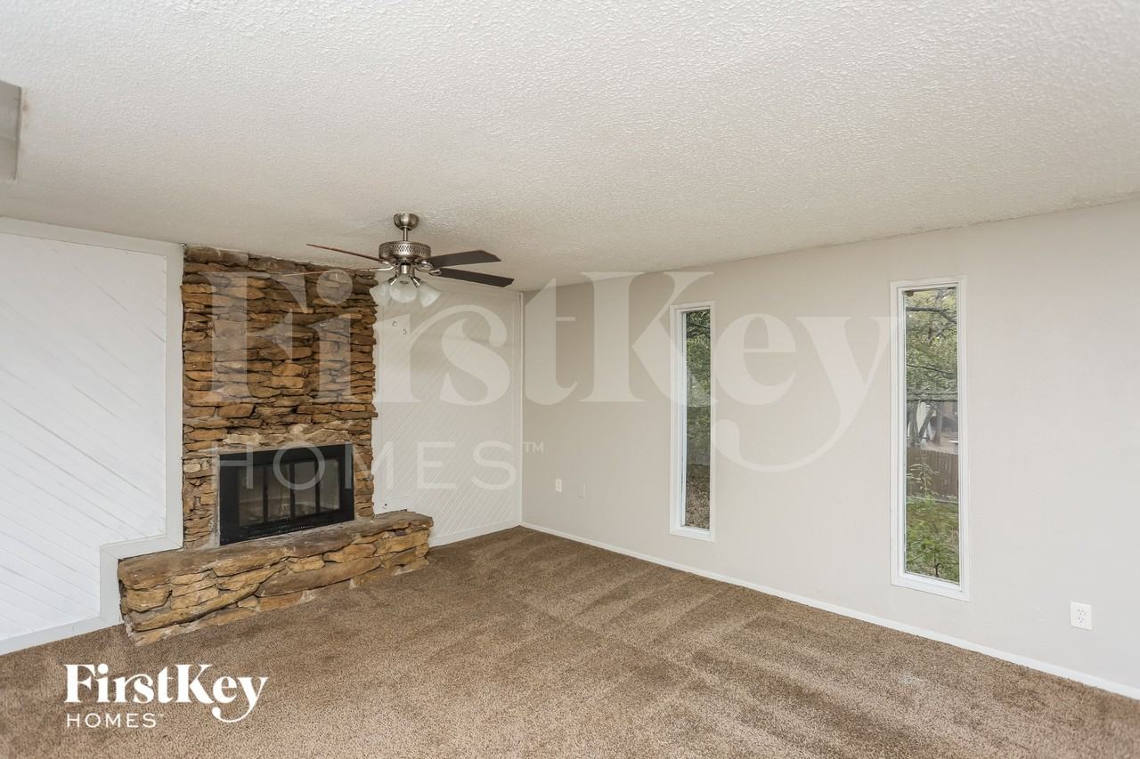 9125 Shawnee Trl - Photo 3 of 16