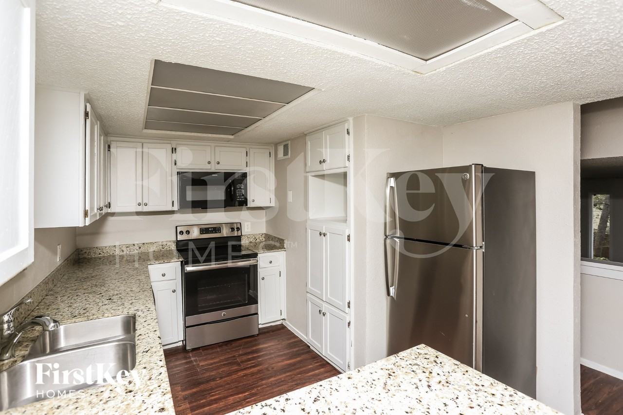 9125 Shawnee Trl - Photo 6 of 16