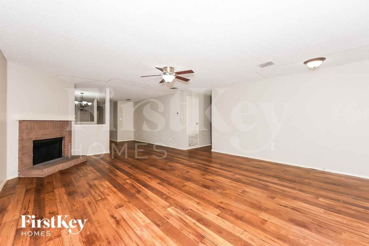 614 Silvertop Rd - Photo 2 of 19