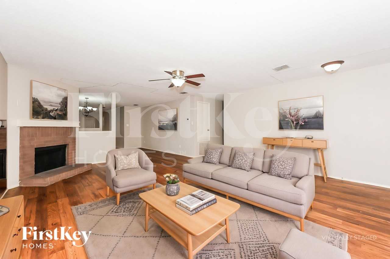 614 Silvertop Rd - Photo 3 of 19