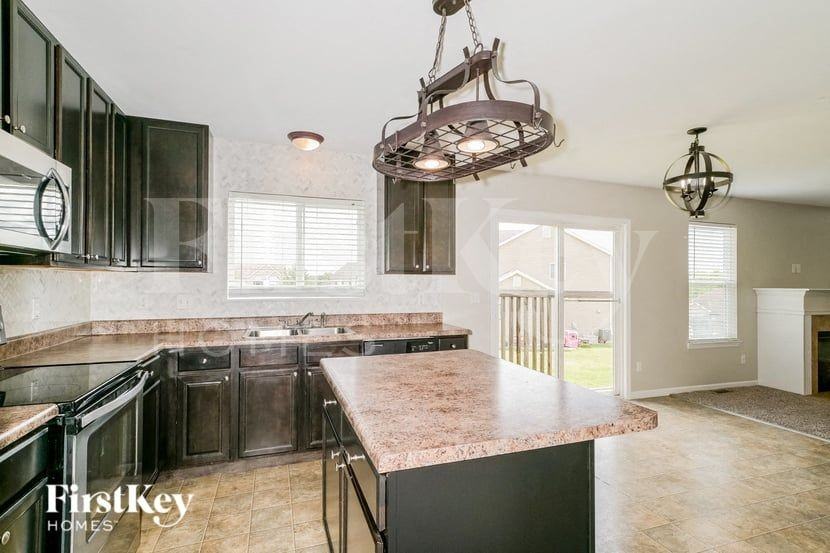 900 Tower Pl - Photo 6 of 16