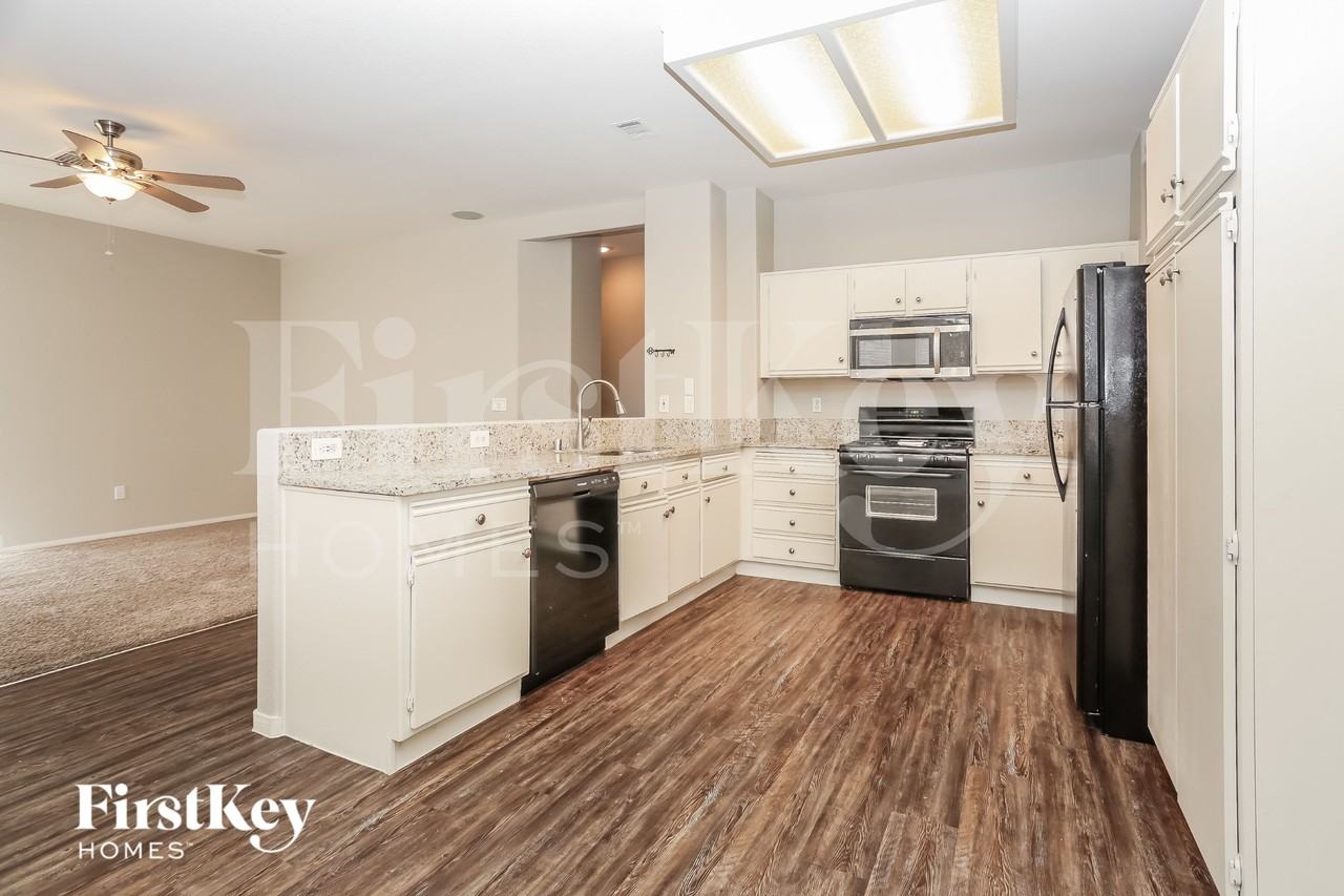 8049 Rock Port Cir - Photo 5 of 17
