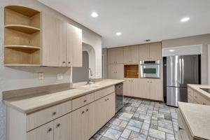 featured image of 1402 Cormorant Road