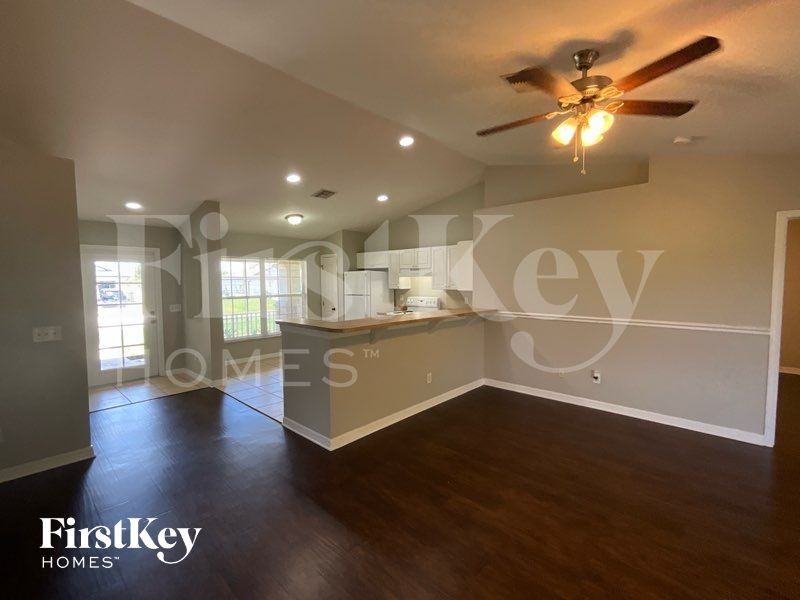 6006 Dora Ave N - Photo 3 of 11