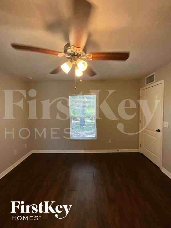 6006 Dora Ave N - Photo 5 of 11