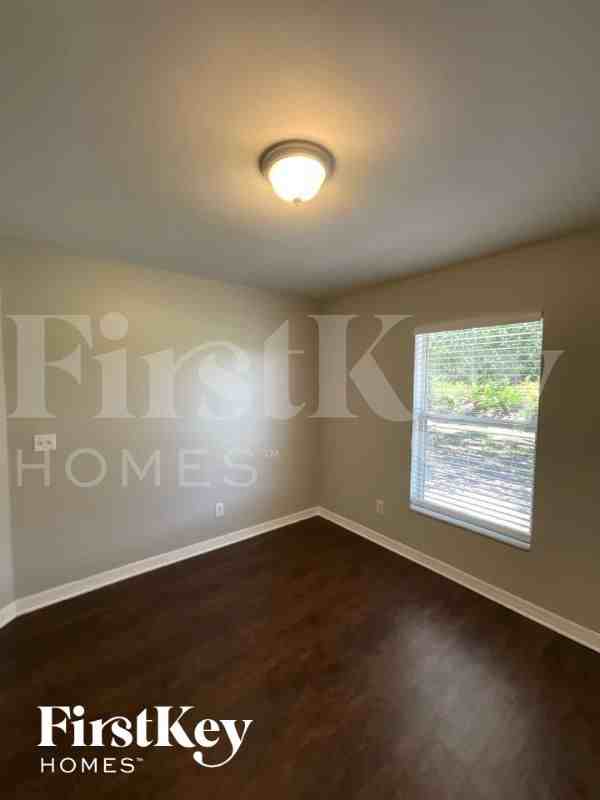 6006 Dora Ave N - Photo 6 of 11