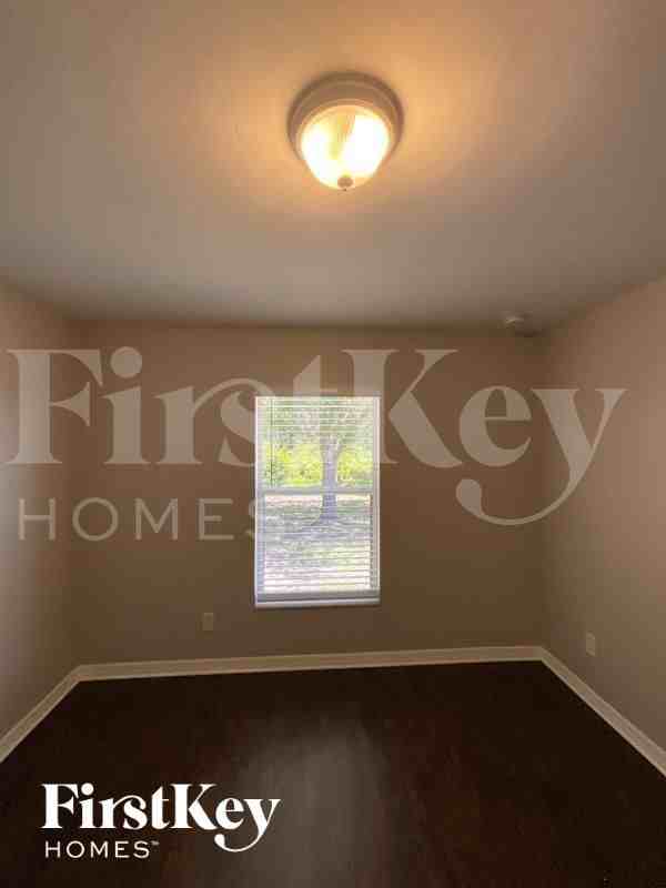 6006 Dora Ave N - Photo 7 of 11
