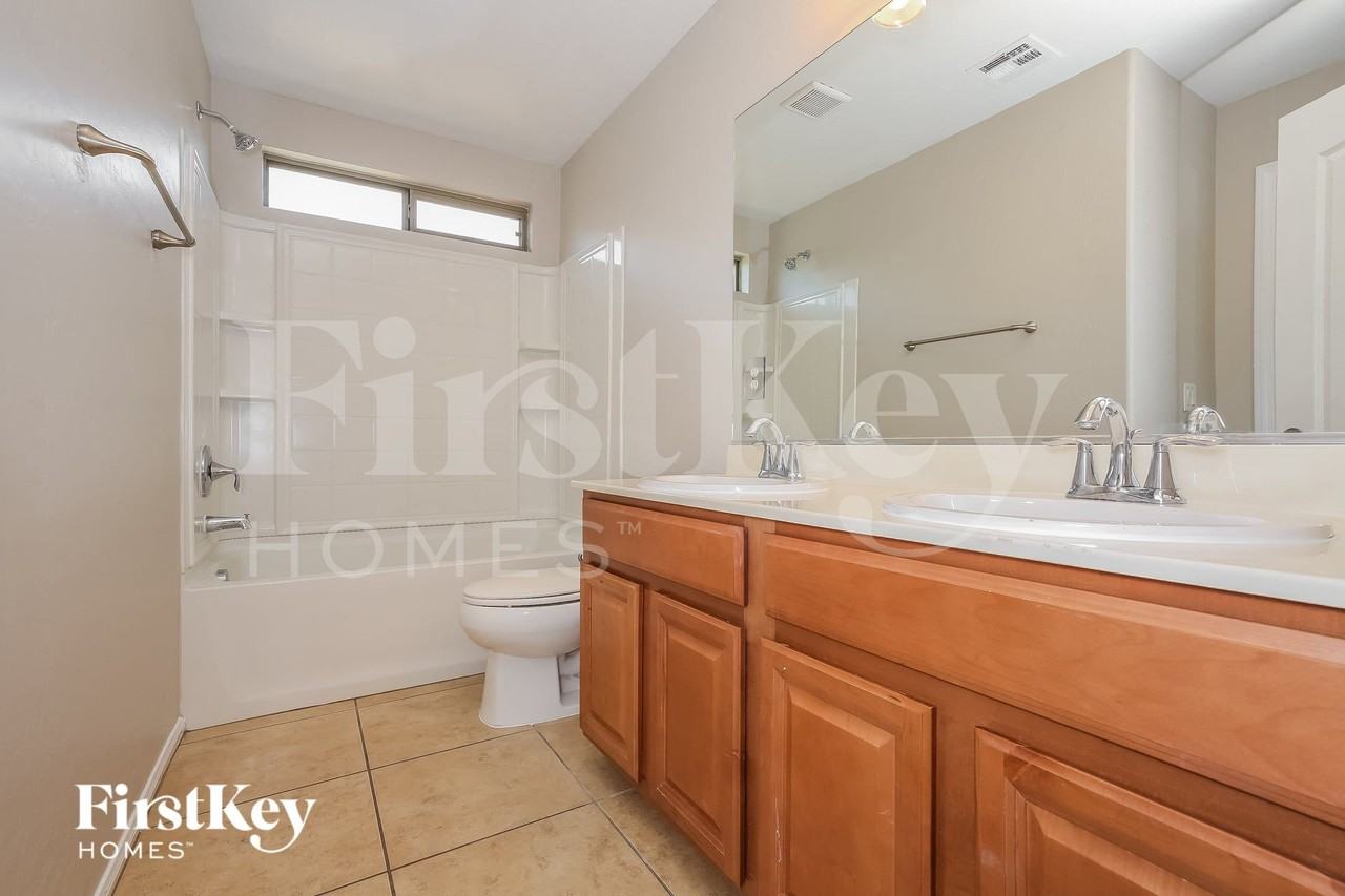 5948 Magic Oak St - Photo 6 of 14