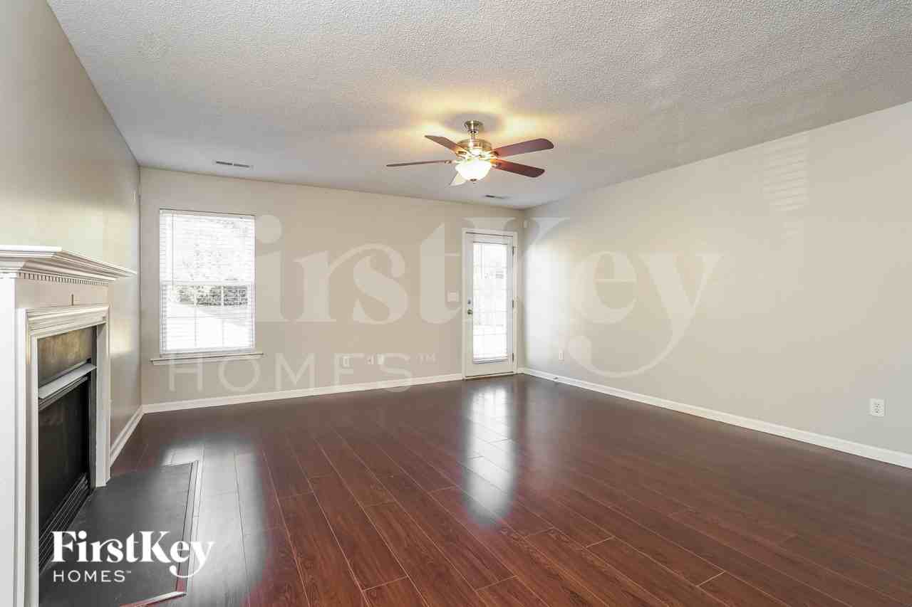 4145 Crestwood Cir - Photo 4 of 19