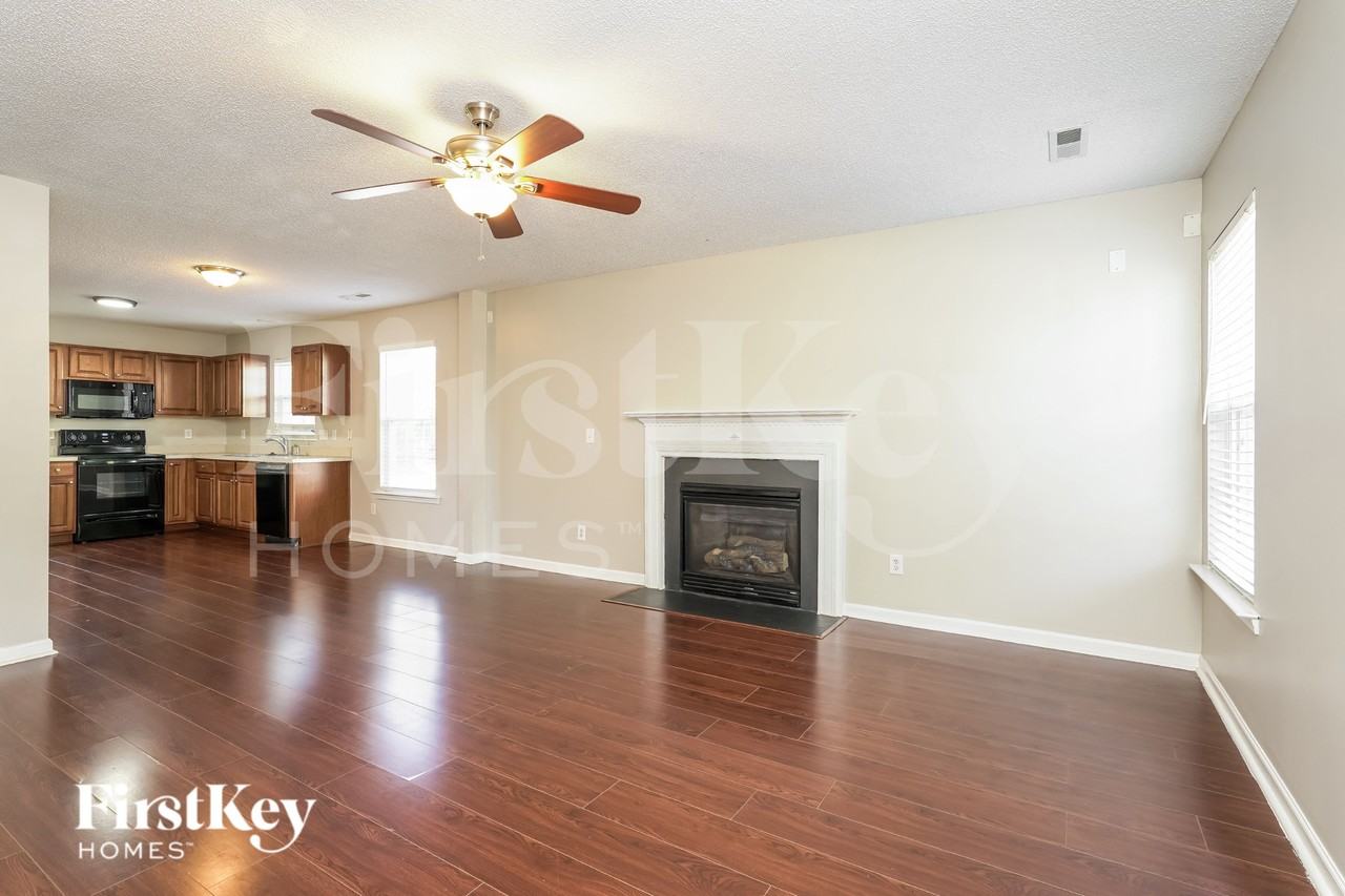 4145 Crestwood Cir - Photo 5 of 19