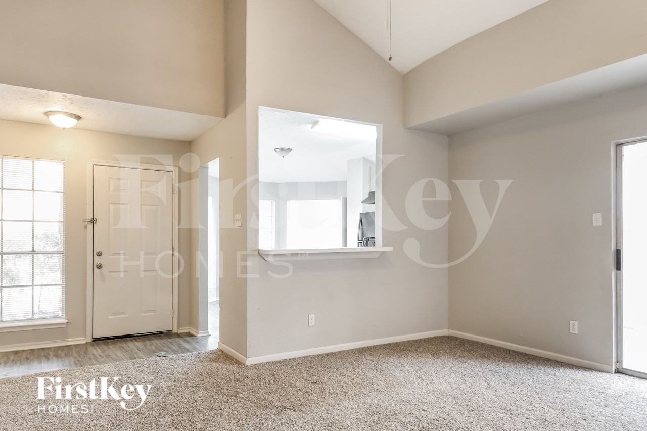 3815 Derbyhall Dr - Photo 5 of 20