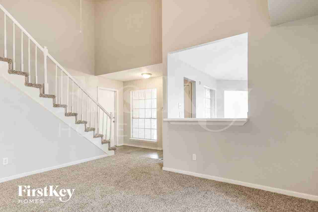 3815 Derbyhall Dr - Photo 6 of 20