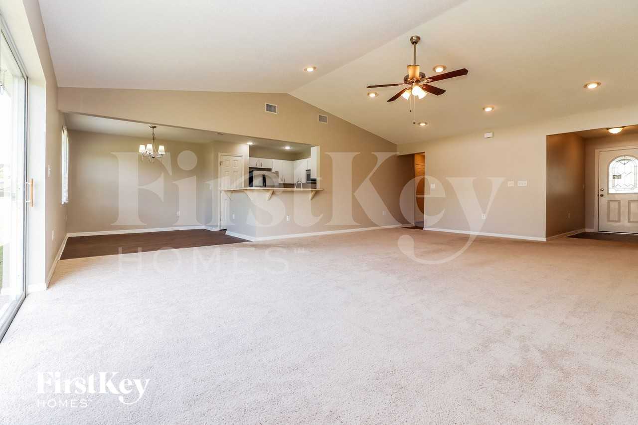 3487 Imperial Manor Way - Photo 3 of 16