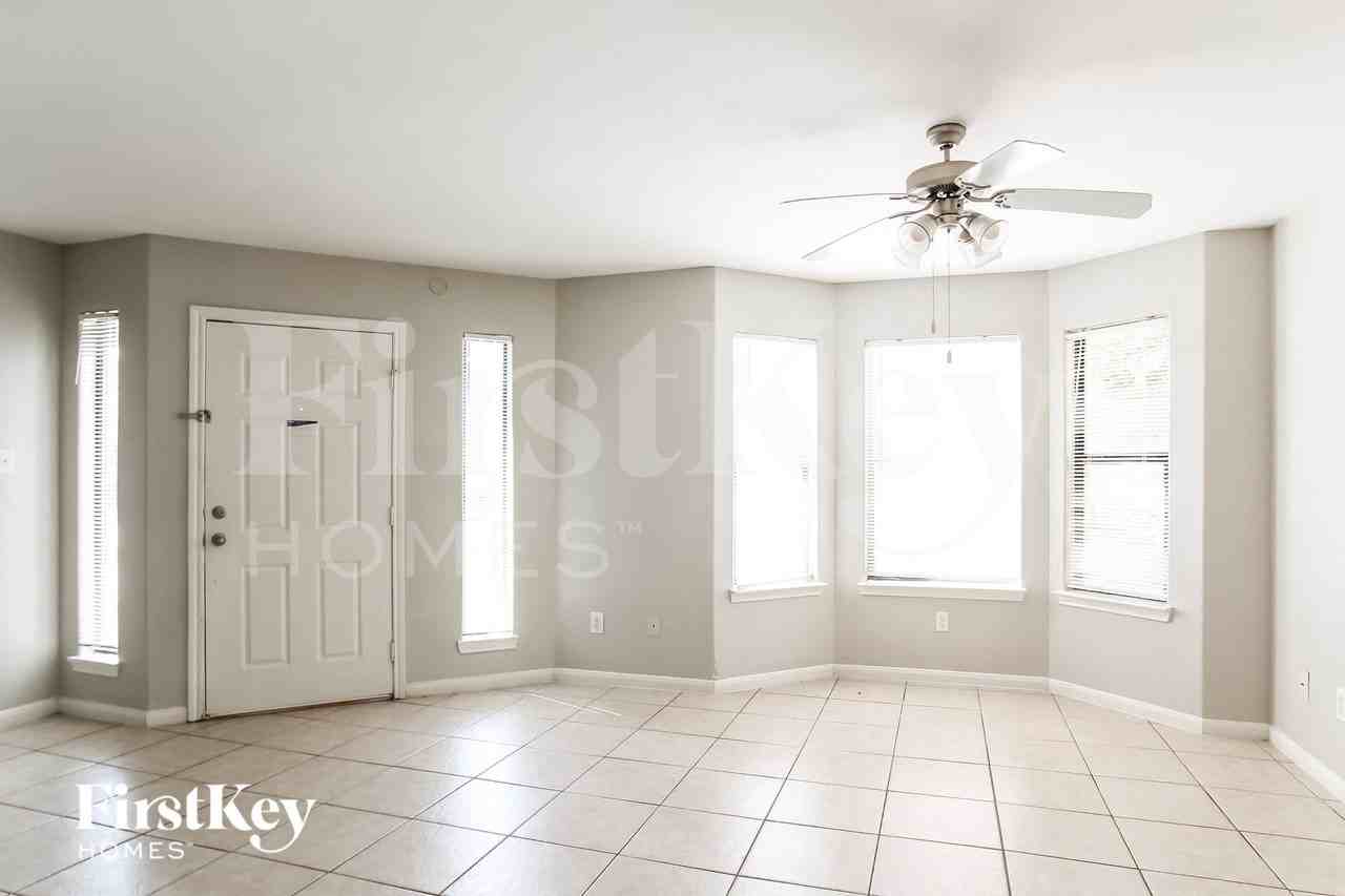 2935 La Estancia Ln - Photo 3 of 15