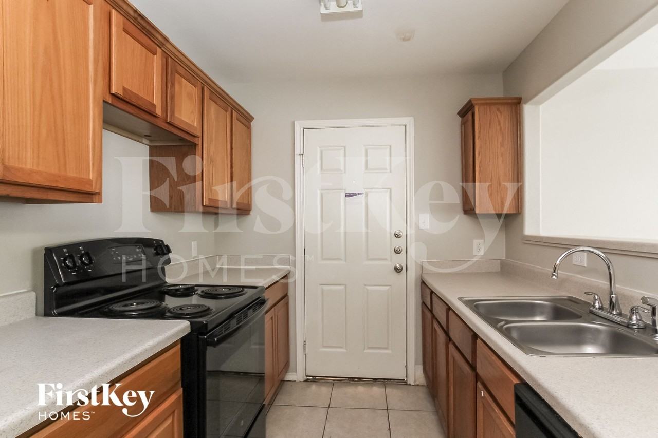 2935 La Estancia Ln - Photo 6 of 15